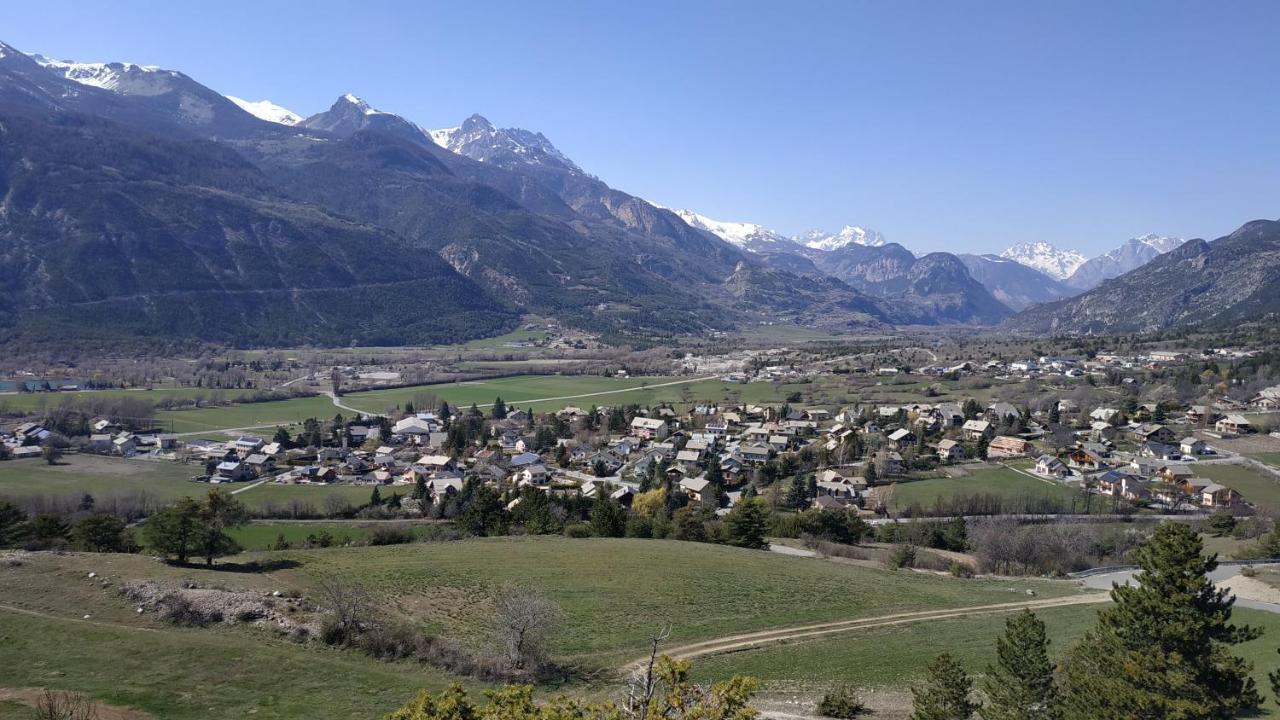 Chez Jacquie Et Fifi Panzió Mont-Dauphin Kültér fotó